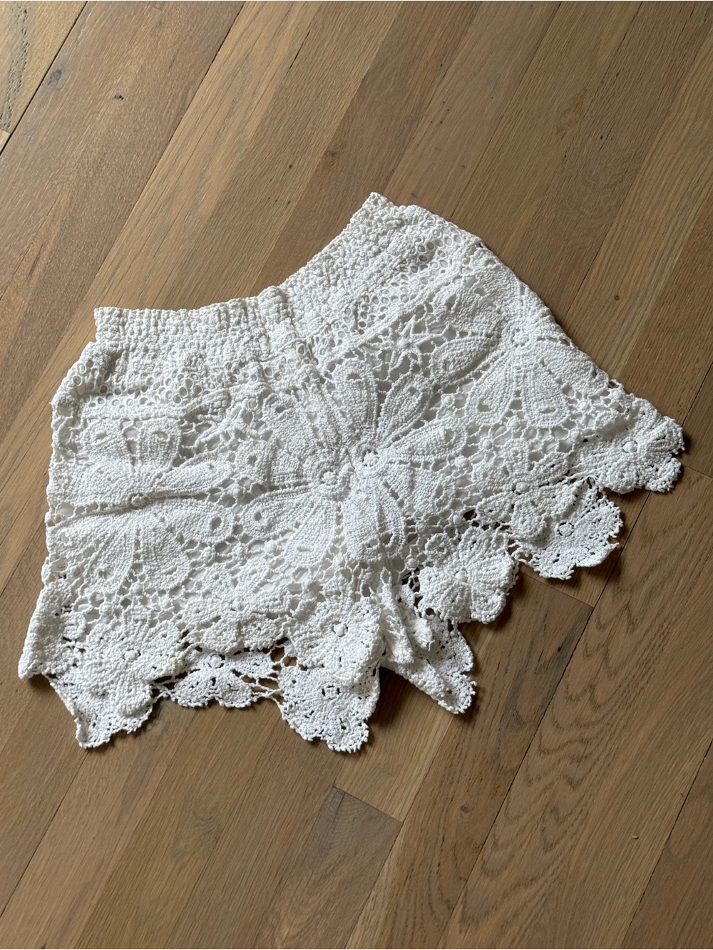 Temptation Positano White Flower Crochet Shorts 100% Cotton / Size Small